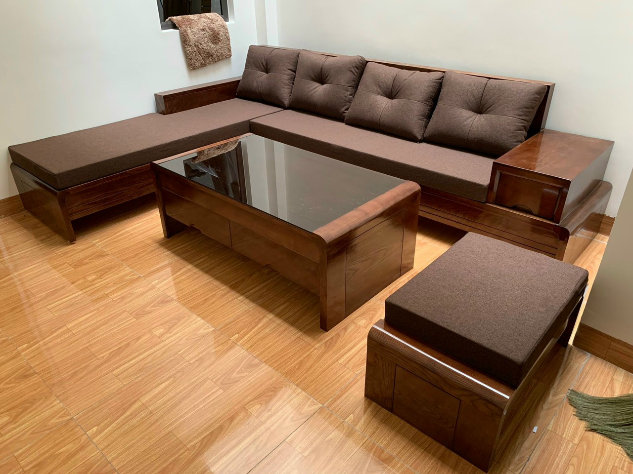 Sofa gỗ giá rẻ có tốt không?